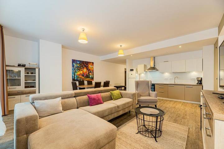Gîte pour 6 personnes, avec balcon ainsi que piscine et vue dans Poiana Brasov - Brasov
