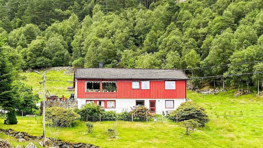 Ferienhaus für 9 Personen, mit Garten auf Tysnes