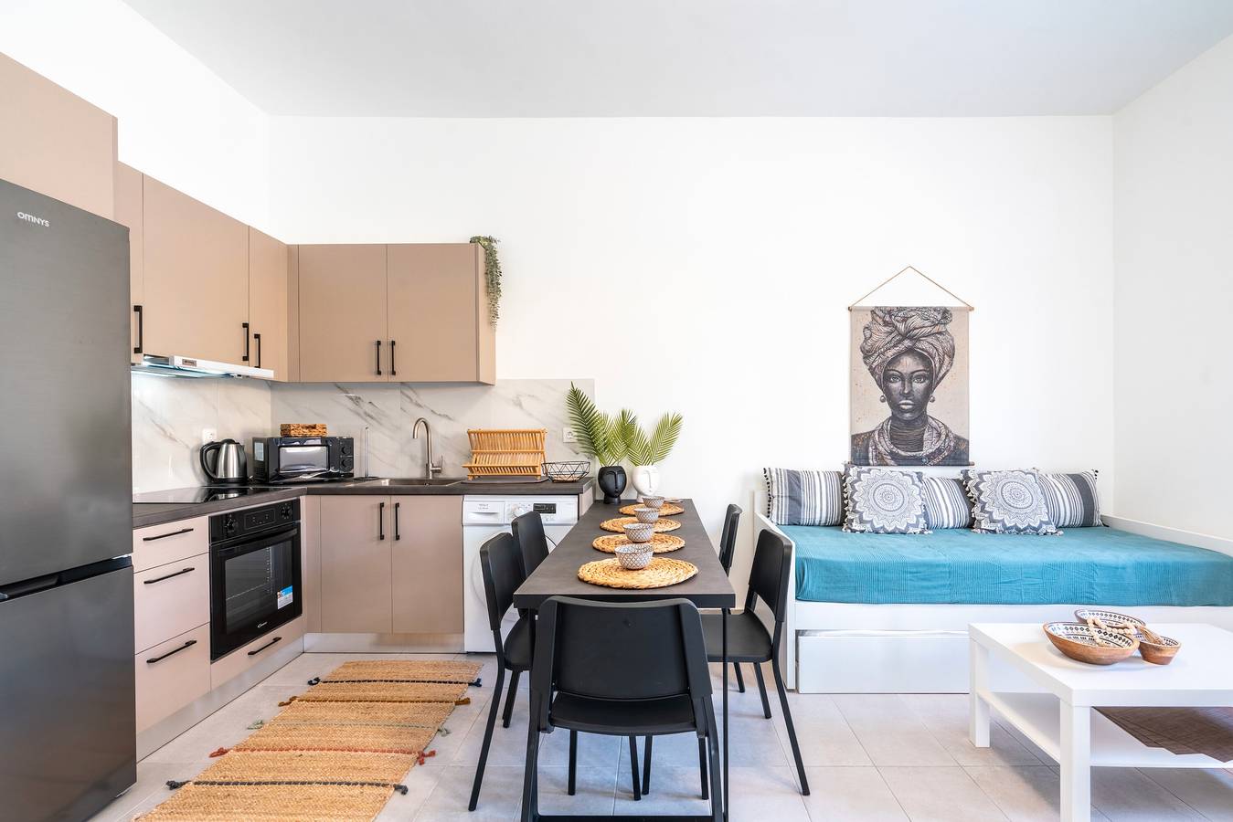 Entire apartment, Apartment 'Evan Suites No 3' with Private Terrace, Wi-Fi and Air Conditioning in Rhodos City, Rhodes