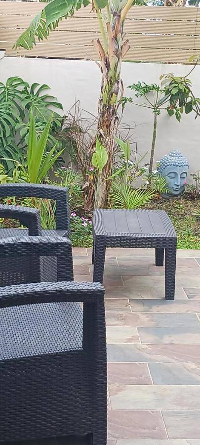 Location de vacances pour 6 personnes, avec terrasse ainsi que vue et jardin à Saint-Philippe - 4