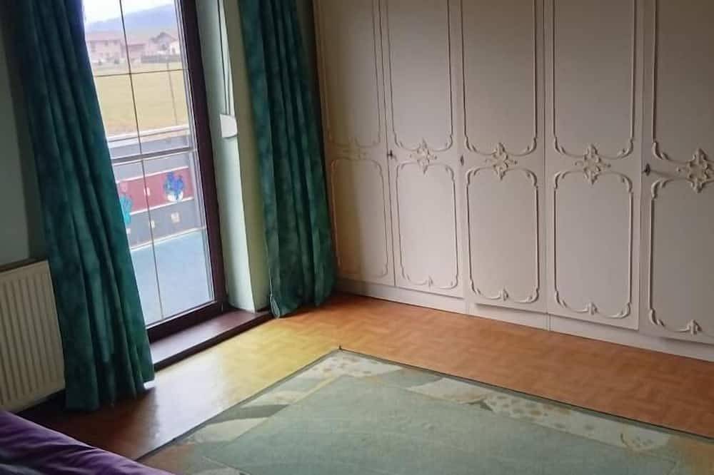 Ganze Wohnung, Gemütliche Ferienwohnung (75qm) am Lande in Furth im Wald, Ostbayern