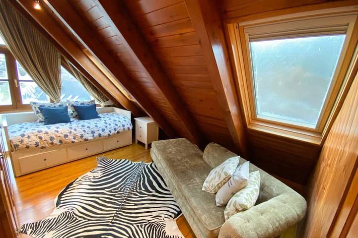 Entire apartment, Baqueira 3 room, 4 cw spectacular duplex with parking for 6-8 people in Gessa, Naut Aran