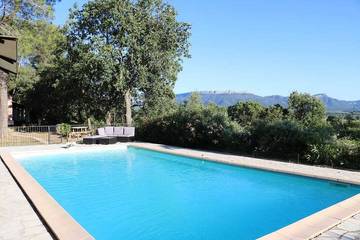 Cottage pour 8 personnes, avec jardin et terrasse à Pourrières