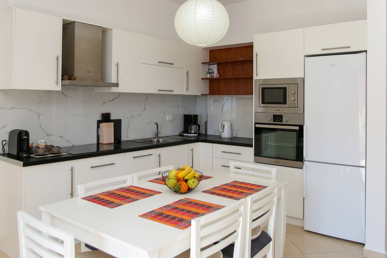 Apartamento entero, Apartamento de vacaciones para 5 personas con balcón in Vlorë (Ciudad), Vlorë