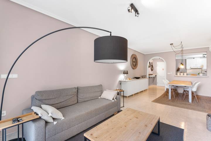 Ganze Wohnung, Apartment 'Ra Sol' mit Gemeinschaftspool, WLAN und Klimaanlage in Campoamor Golf, Orihuela