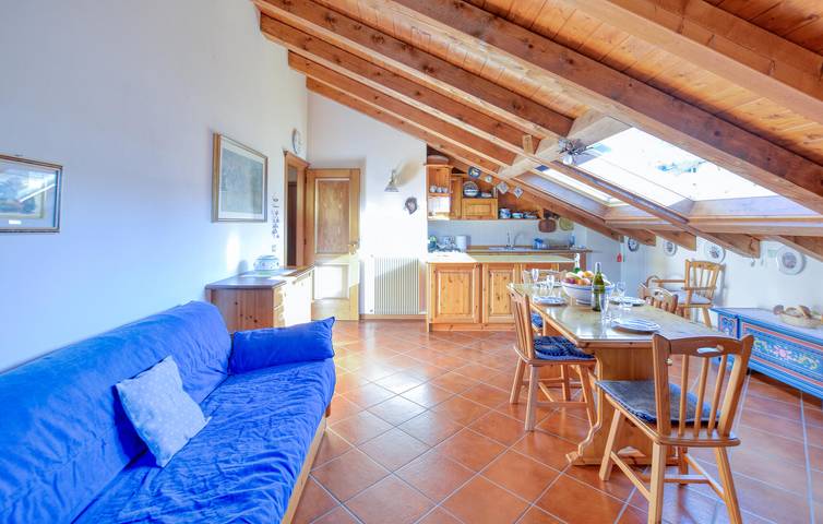 Ganze Ferienwohnung, Gemütliches Apartment mit Terrasse und Parkplatz, in der Nähe von Fluss und Restaurants in San Vito di Cadore, Dolomiti Superski