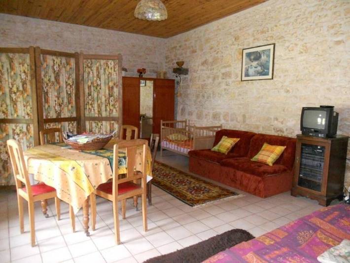 Location de vacances pour 6 personnes, avec Terrasse à Champagné-le-Sec - 2