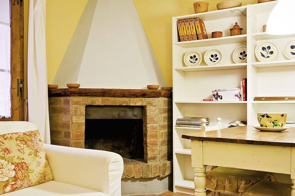 Ganze Wohnung, Wohnung in einem typisch toskanischen Residenz mit Schwimmbad in Gambassi Terme, Chianti