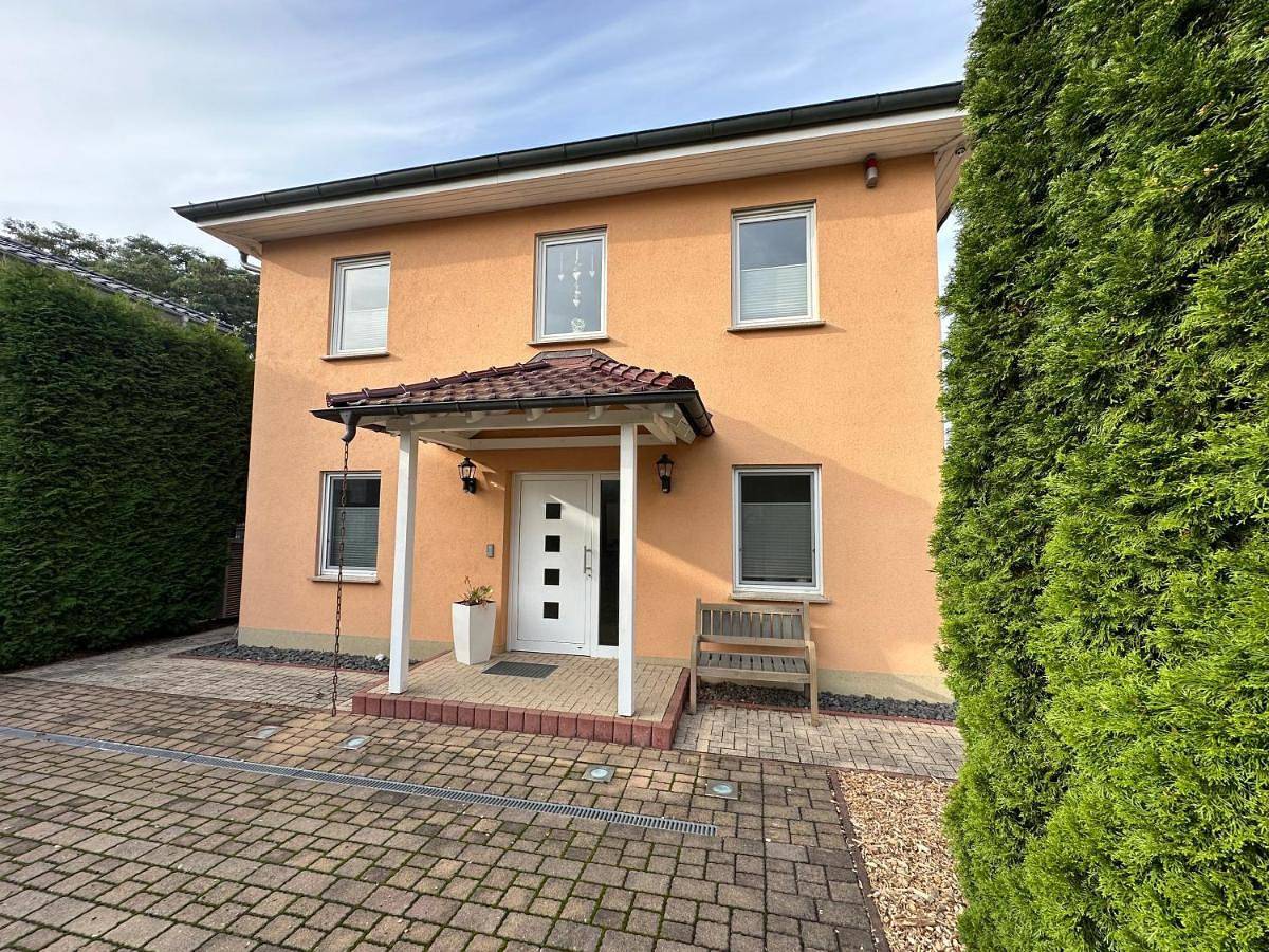 Stadtvilla in Leipzig 7 Personen 3 Schlafzimmer 2 Bäder Garten und Terrasse zentral gelegen Messe Innenstadt Seen in Leipzig, Leipzig und Umgebung