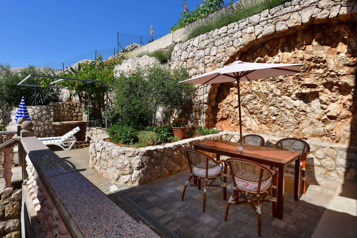 Ganze Ferienwohnung, Ferienwohnung 100 m von der Adria entfernt in Punat, Krk