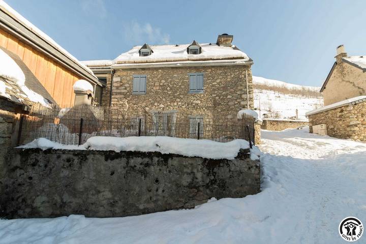 Gîte pour 15 personnes, avec Terrasse et Jardin