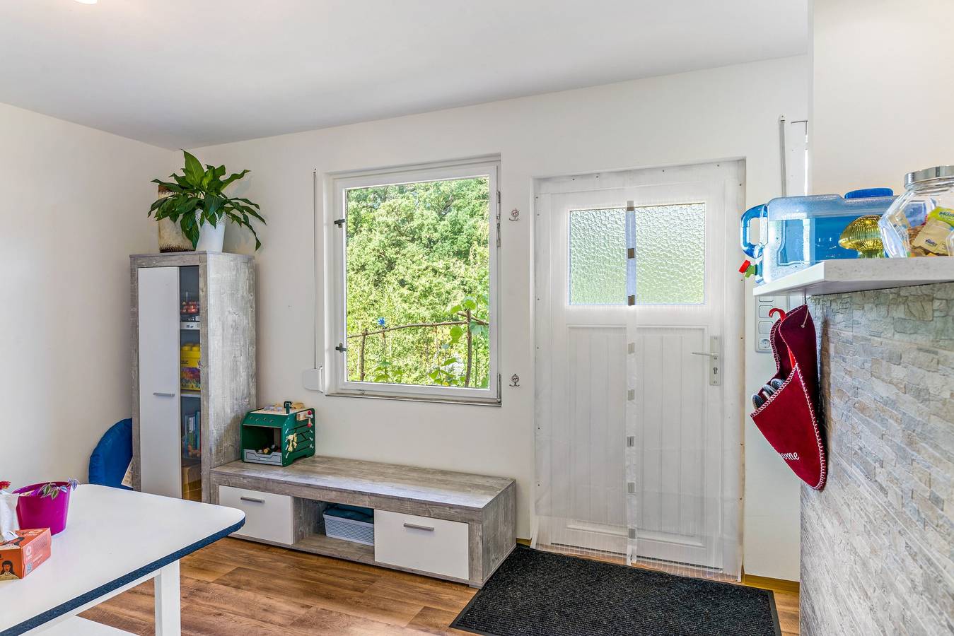 Ganze Ferienwohnung, Tiny Home „Gartenidyll“ mit Bergblick, privater Terrasse und eigenem Garten in Altenberga, Saaleland