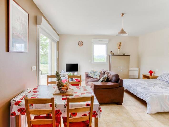 Location de vacances pour 2 personnes, avec terrasse ainsi que piscine et jardin dans Largentière - 4