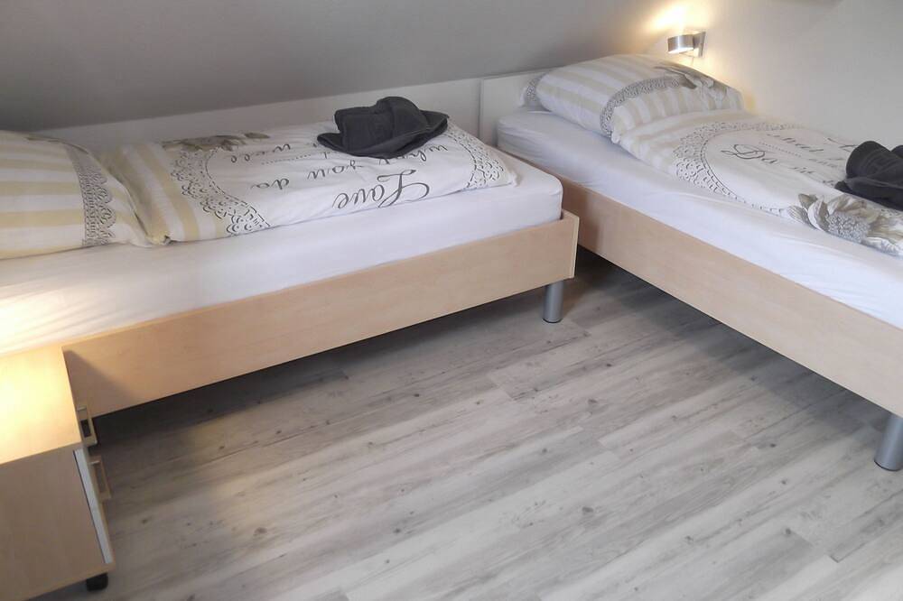 Ganze Wohnung, Haferweg 2, Seerose Og links - Haferweg 2, Seerose in Wyk auf Föhr (Stadt), Wyk auf Föhr