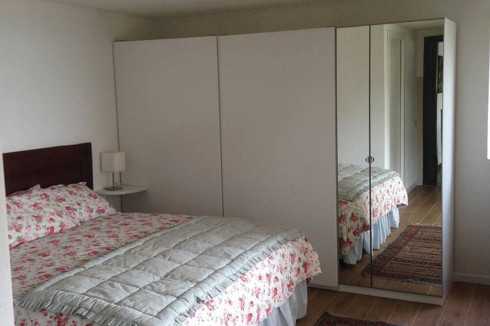 Geheel appartement, Casa Lella ll lounge op Salo in Roè Volciano, Garda Bergen