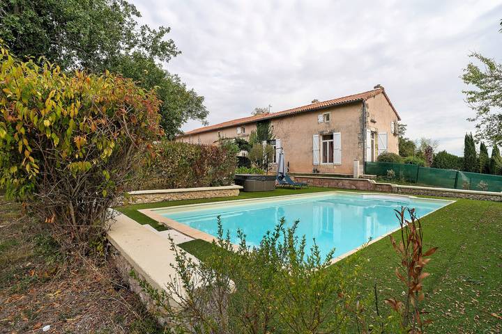 Gîte pour 2 personnes, avec Jardin à Ribérac