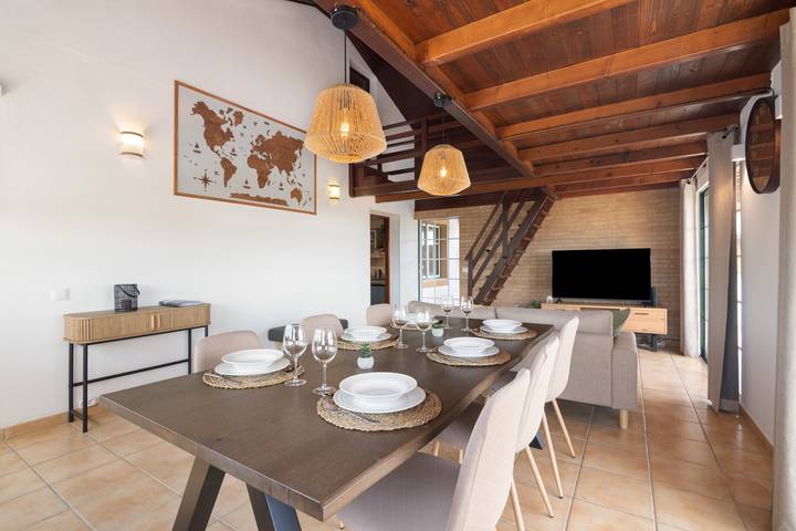 Casa de Férias 'Espelho Campina' com Terraço Privado, Wi-Fi e Ar Condicionado in Boliqueime, Distrito de Faro