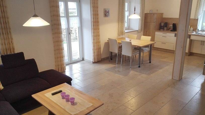 Ganze Wohnung, Ferienhaus Wimbauer - Ferienwohnung Frankenjura - Barrierefrei mit Terrasse in Nennslingen, Frankenalb