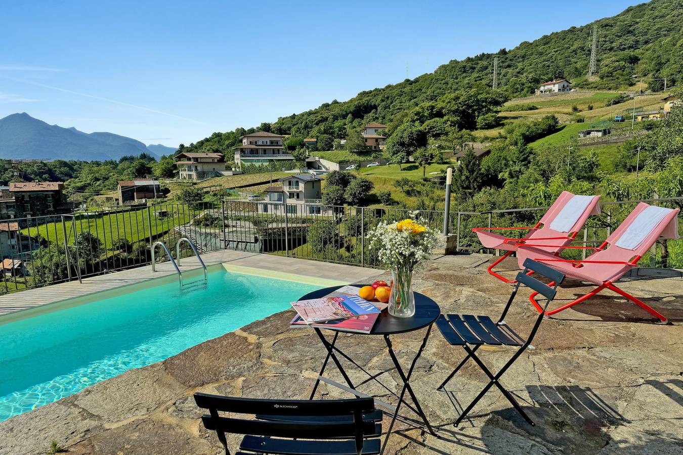 Ganze Wohnung, Ferienwohnung für 4 Personen mit Terrasse in Calozzo, Pianello del Lario