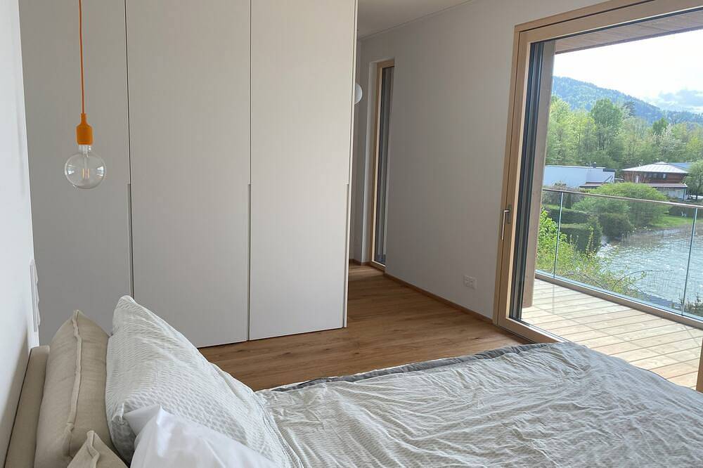 *Neu* Villa Über-See mit privatem Seezugang in Pörtschach am Wörthersee, Klagenfurt-Villach