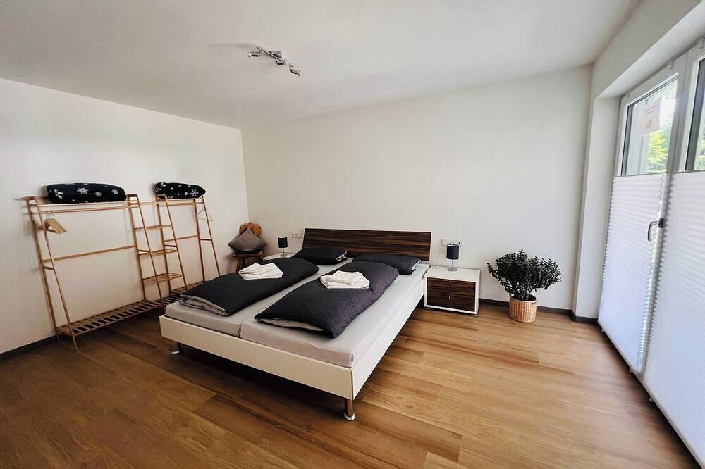 Ganze Wohnung, Wohnung im Herzen des Allgäus – bis zu 5 Gäste,2 Schlafzimmer & gratis Parkplatz in Heimenkirch, Bayerisch Schwaben