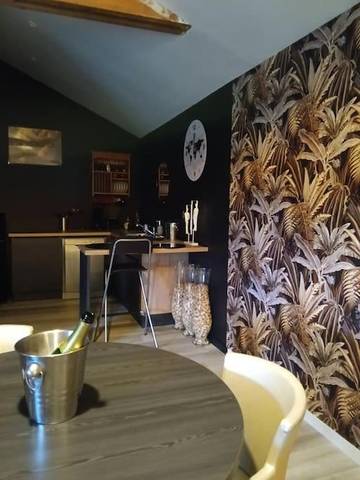 Location de vacances pour 2 personnes, avec balcon ainsi que jacuzzi et sauna à Saint-Pois