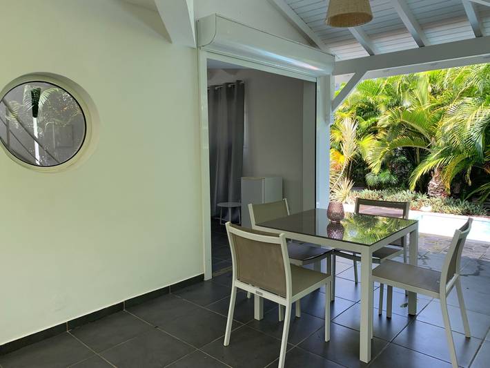 Gîte pour 2 personnes, avec terrasse et piscine dans Plage de l'Autre Bord - 2