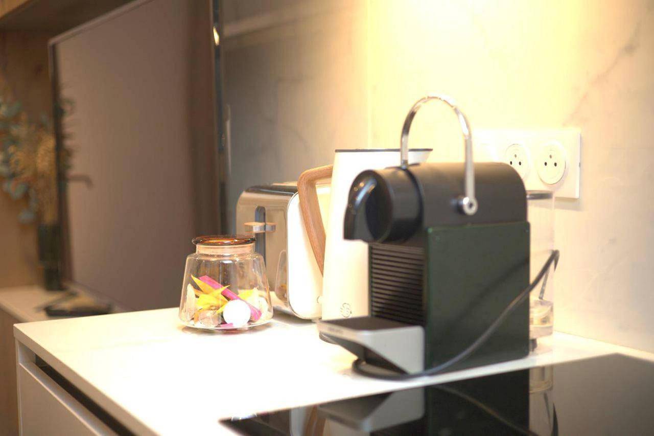 Appartement entier, One-Bedroom Apartment in Les Lilas, Seine-Saint-Denis