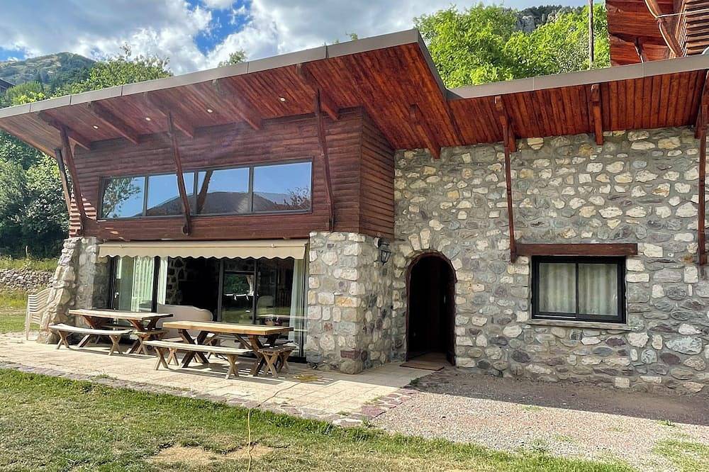 Mountain chalet in the heart of Mercantour at the foot of La Colmiane station in Valdeblore, Nice region