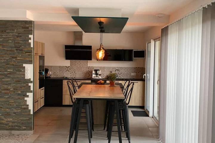 Location de vacances pour 4 personnes, avec jardin à Saint-Georges-du-Bois (Sarthe)