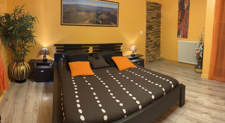 Location de vacances pour 2 personnes, avec terrasse, animaux acceptés dans Parc Naturel Régional Livradois-Forez - 2