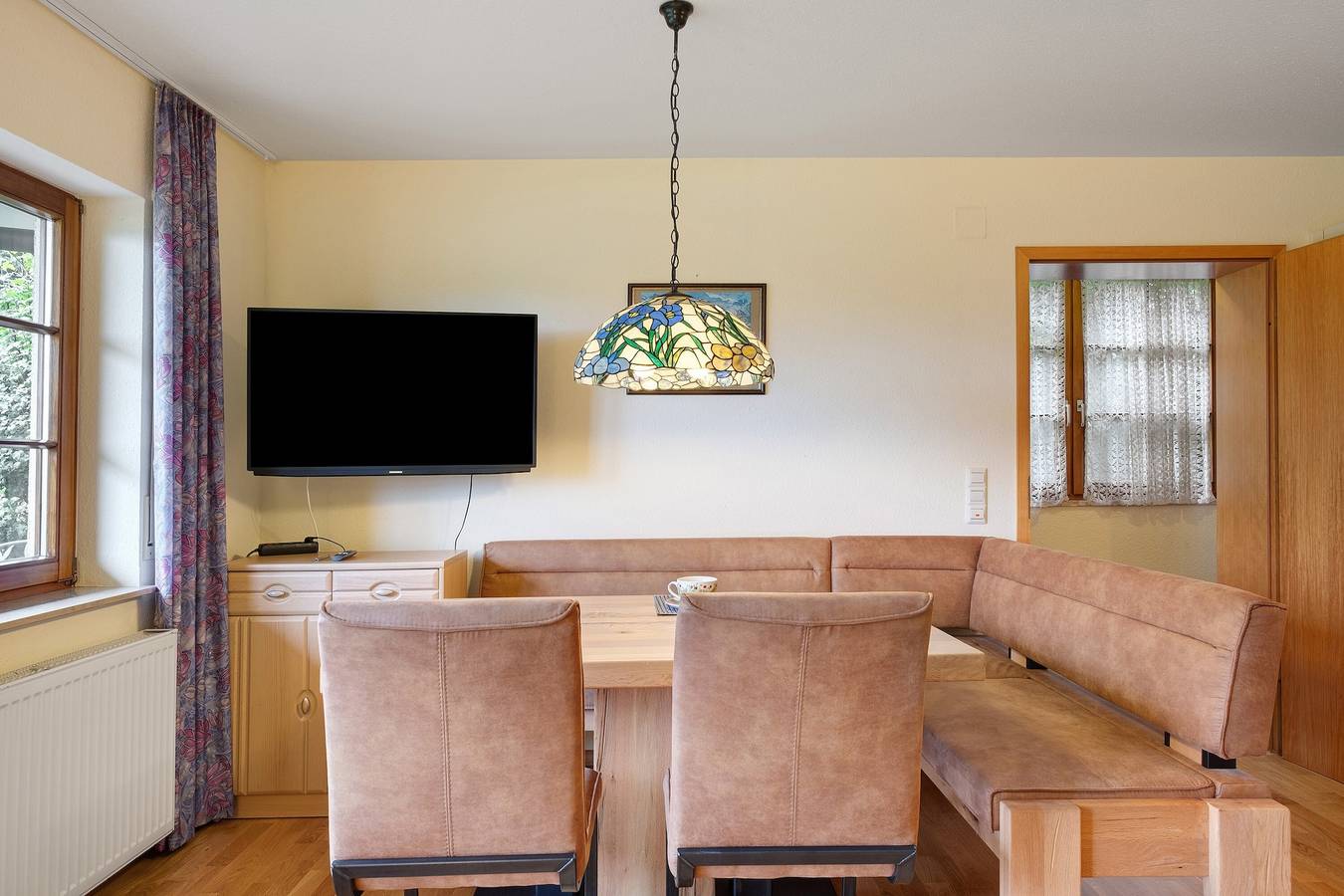 Apartamento entero, Apartamento 'Waldhuesli Feldberg Gartengeschoss' con terraza privada, jardín privado y Wi-Fi in Altglashütten (Feldberg), Feldberg
