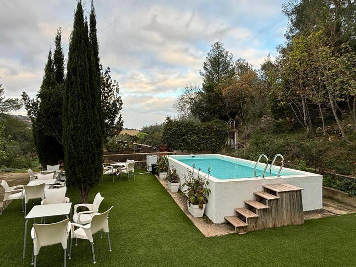 Apartamento para 12 personas, con Balcón y Terraza además de Jardín y Piscina en Buñol