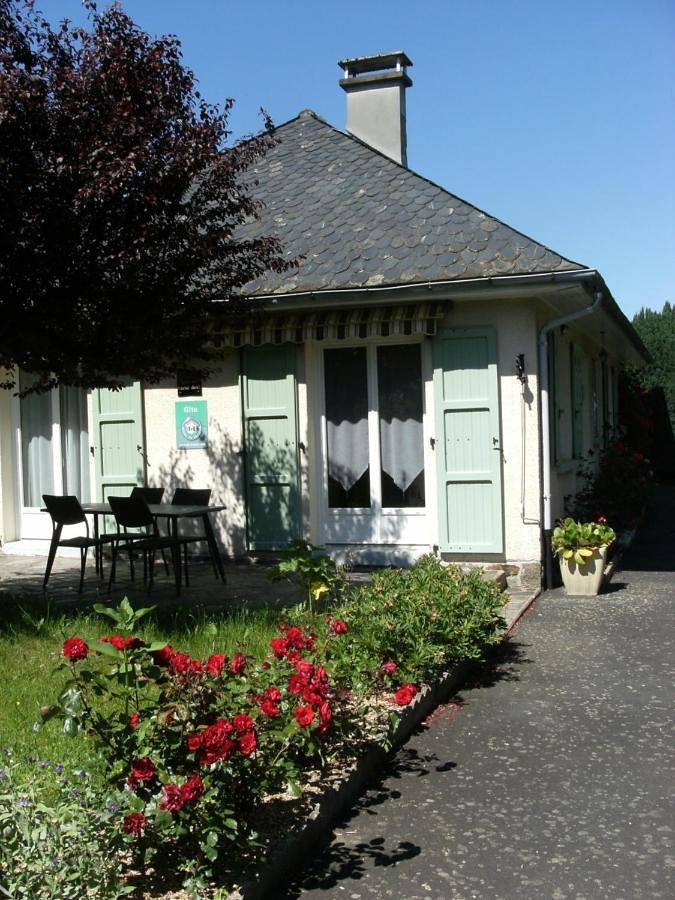 Location de vacances pour 4 personnes, avec vue et jardin à Vic-sur-Cère - 3