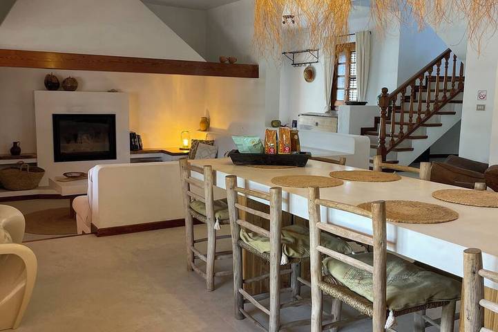 Authentic & spacious Villa with amazing pool in Santa Gertrudis de Fruitera, Santa Eulària des Riu