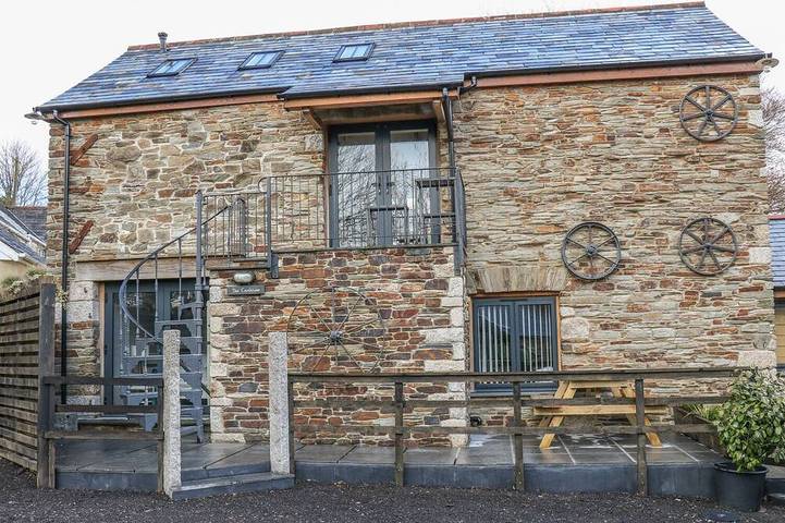 Holiday rental for 4 people, with hot tub and garden in Liskeard