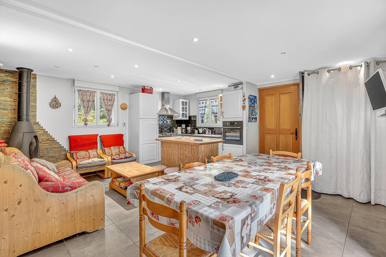 Chalet "Ma Bonne Etoile" mit Bergblick, privater Terrasse und Wlan in Méolans-Revel, Barcelonnette und Umgebung