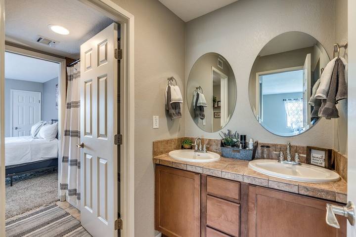 Vacation rental for 6 people, with hot tub and pool as well as yard, with pets in Catalina Foothills