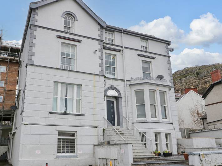 Apartment for 3 people, with pets in Llandudno
