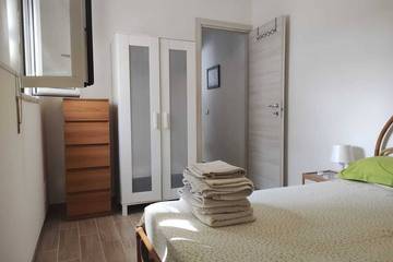 Beach House for 3 People in Syracuse, Syracuse Province, Photo 1