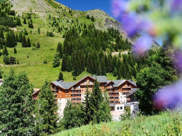Gîte pour 8 personnes, avec sauna et piscine, adapté aux familles dans Office De Tourisme D Auris En Oisans