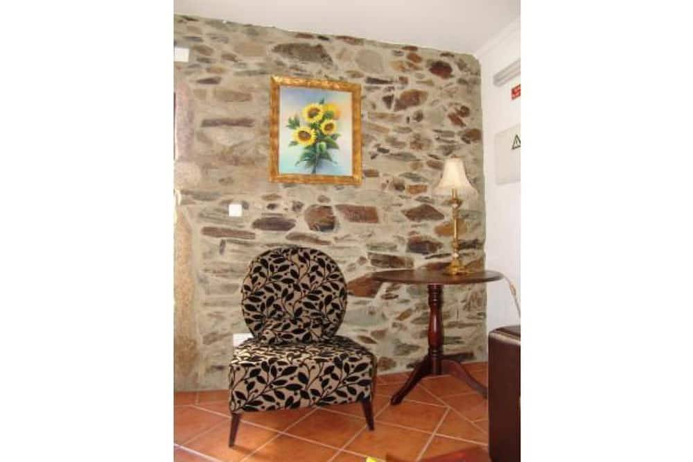 Casa Santa Catarina I in Penha Garcia, Castelo Branco District
