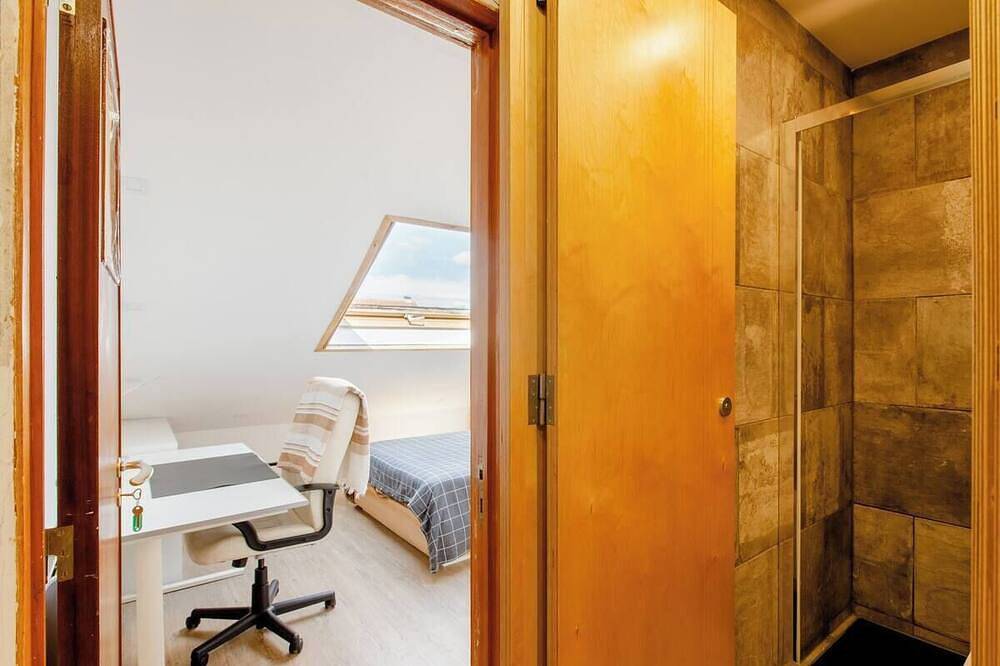 Cq12 ❤️ Cozy Room with Double Bed | Weekly Cleaning in Coimbra, Coimbra District