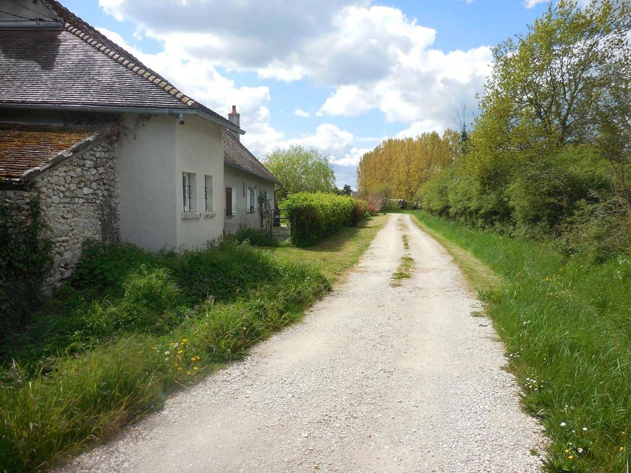 Comfort Triple Room with Shower in Cormeray (Loir-et-Cher), Région de Blois