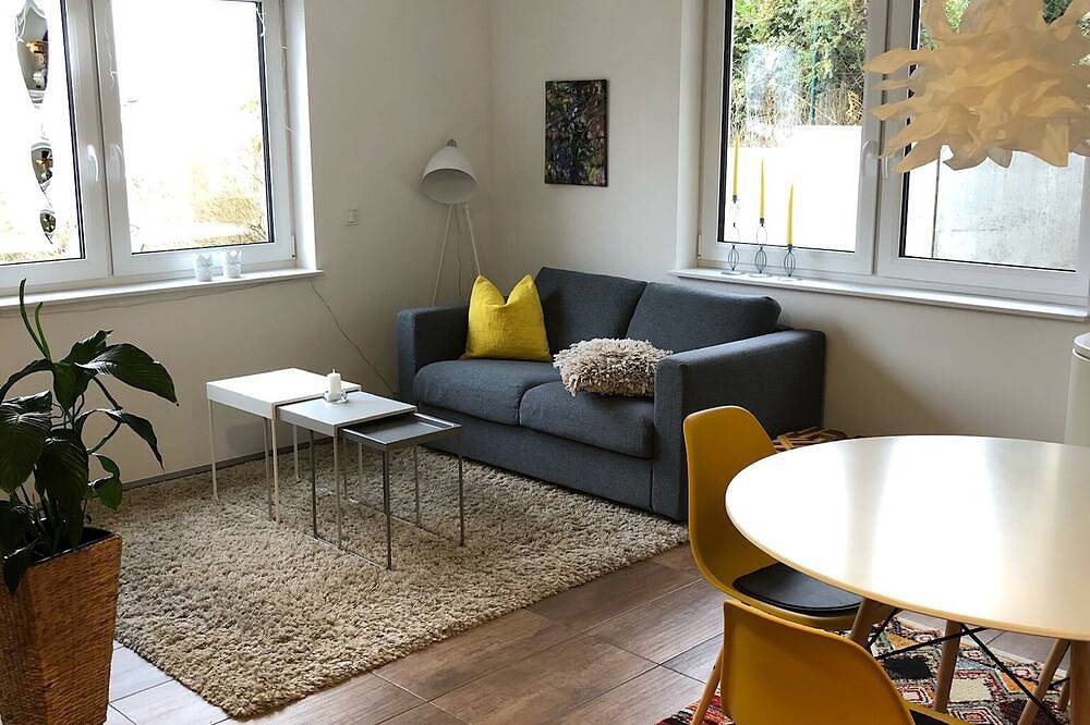 Ganze Wohnung, Ferienwohnung mit Fernblick und Sonnenuntergang von der eigenen Terrasse. in Reinhardshausen, Bad Wildungen