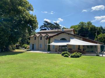 Chambre d’hôte pour 2 personnes, avec jardin ainsi que piscine et vue, animaux acceptés à Le Temple-sur-Lot