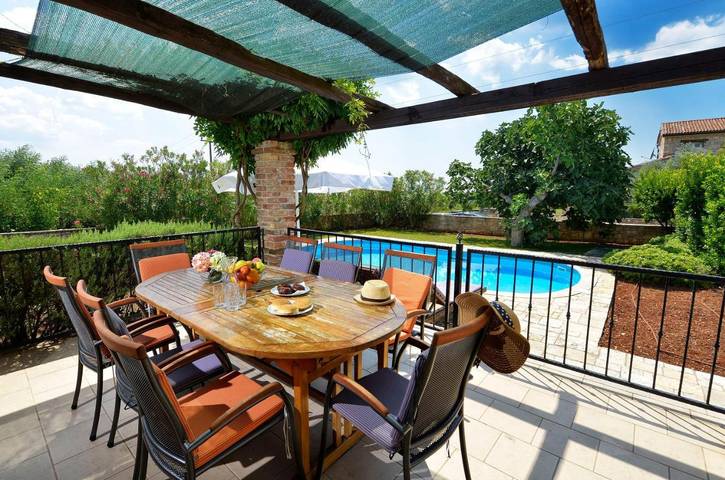 Villa pour 8 personnes, avec terrasse et piscine à Barat - 3