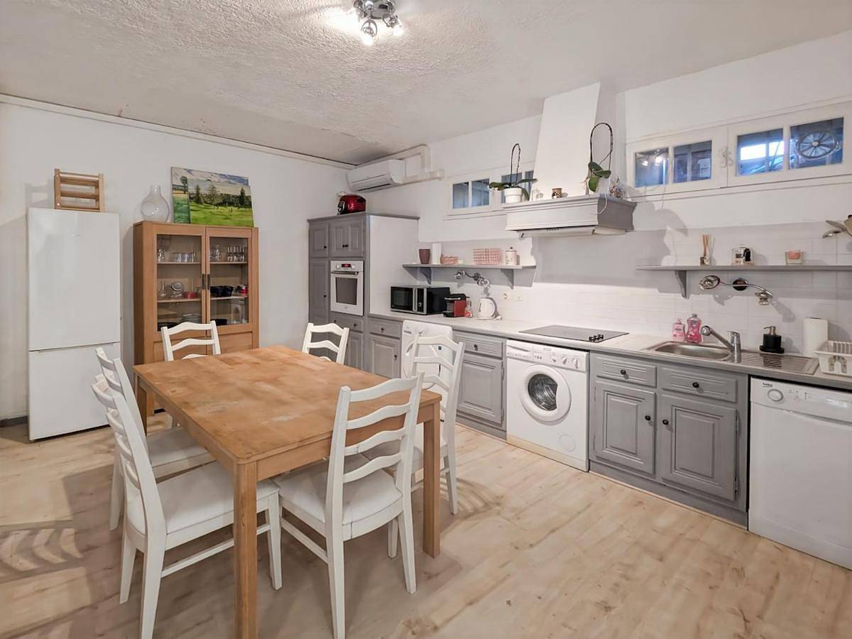 Appartement entier, Charmant T3 dans un mas provençal proche Avignon in Pujaut, Région de Nîmes