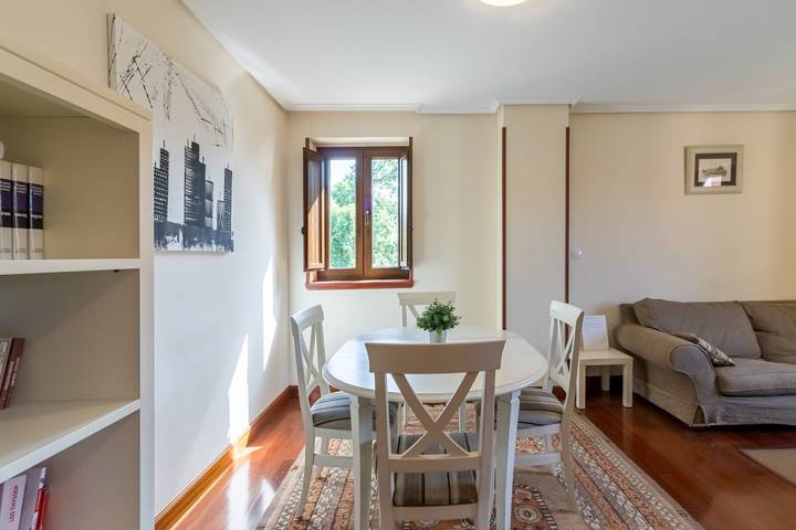 Apartamento entero, Casa Torre de Guriezo 5 Plazas con vistas a la montaña y Wi-Fi in Guriezo, Costa de Cantabria