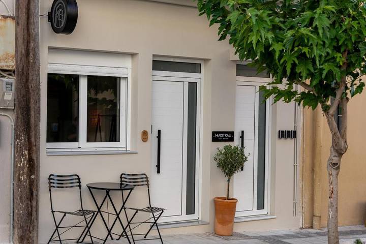 Chambre d’hôte pour 3 personnes, avec Balcon et Terrasse ainsi que Vue sur le lac et Vue à Agios Nikolaos - 2
